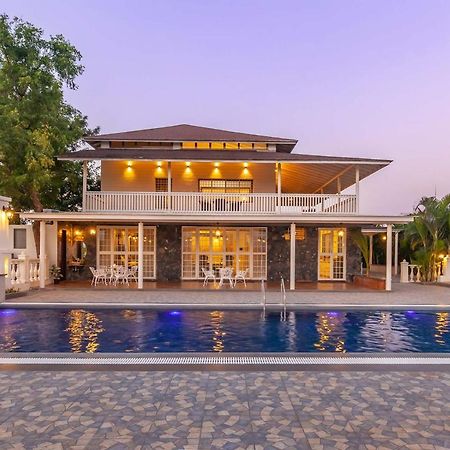 Stayvista'S Lake La Vie - Tranquil Lake-View Villa Amidst Farmland With Pool And Poolside Gazebo - Proximity To Sula Nāsik Eksteriør bilde