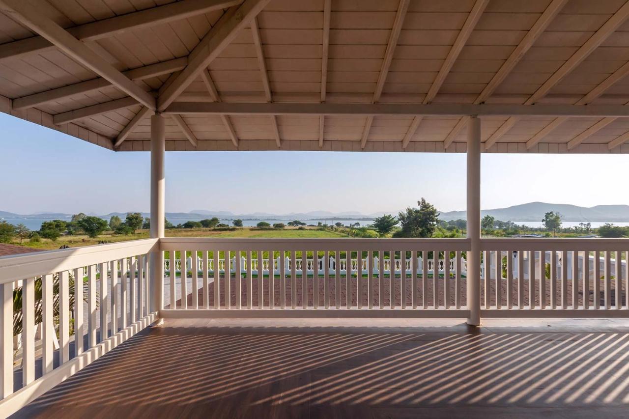 Stayvista'S Lake La Vie - Tranquil Lake-View Villa Amidst Farmland With Pool And Poolside Gazebo - Proximity To Sula Nāsik Eksteriør bilde