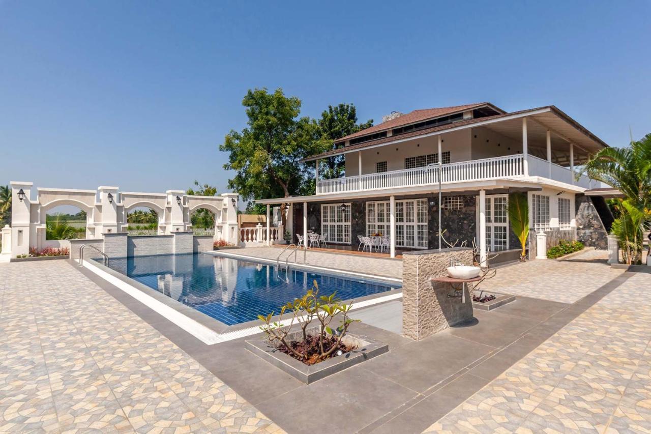 Stayvista'S Lake La Vie - Tranquil Lake-View Villa Amidst Farmland With Pool And Poolside Gazebo - Proximity To Sula Nāsik Eksteriør bilde